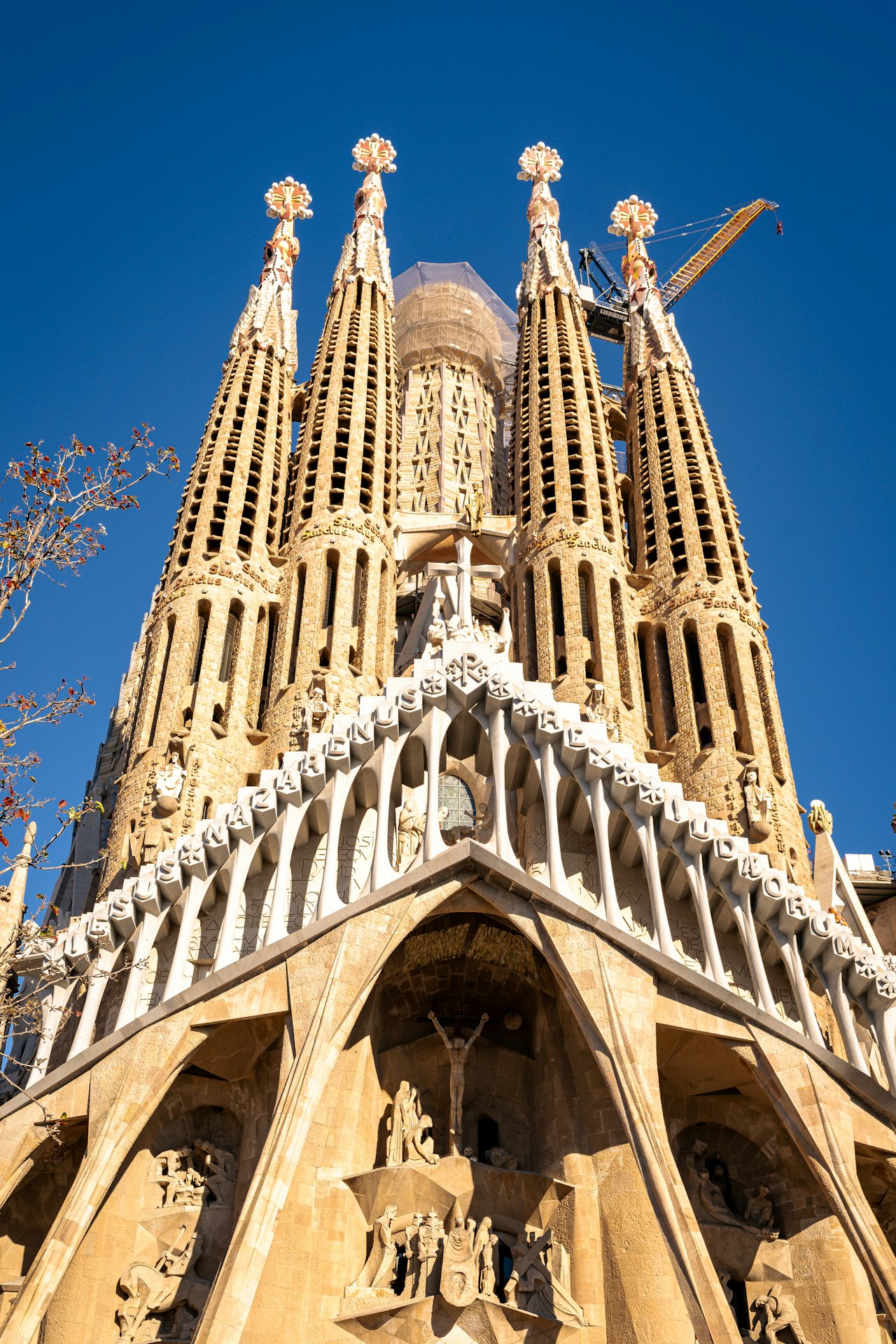 Façana i torres de la Sagrada Família, a Barcelona